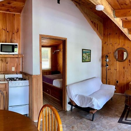 Rock Castle Resort レイク・ジョージ エクステリア 写真
