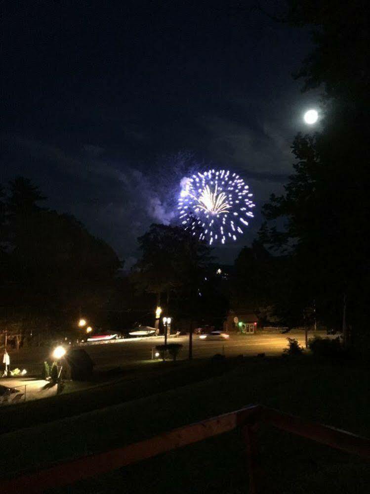 Rock Castle Resort レイク・ジョージ エクステリア 写真